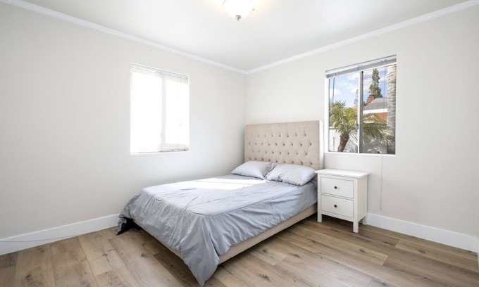 Winnetka House | Beautiful and Spacious Home in San Fernando Valley