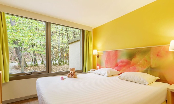 Chaumont-sur-Tharonne House | Beautiful apartment in villa for 6 people with WIFI, pool, TV, terrace and parking