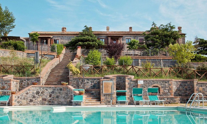 San Lorenzo Nuovo Apartment | Beautiful apartment for 4 people with pool, WIFI, A/C, TV, patio and parking