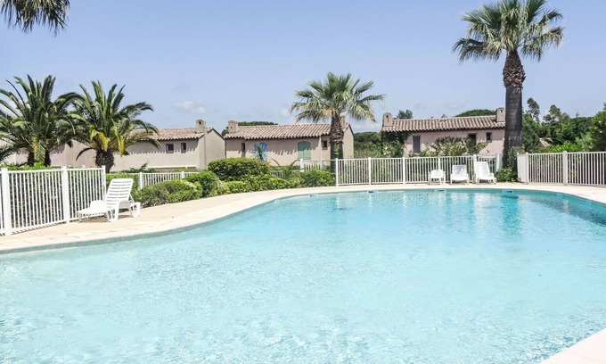 Cote d'Azur- French Riviera Apartment | Beautiful apartment for 4 guests with WIFI, pool, TV, patio, pets allowed and parking
