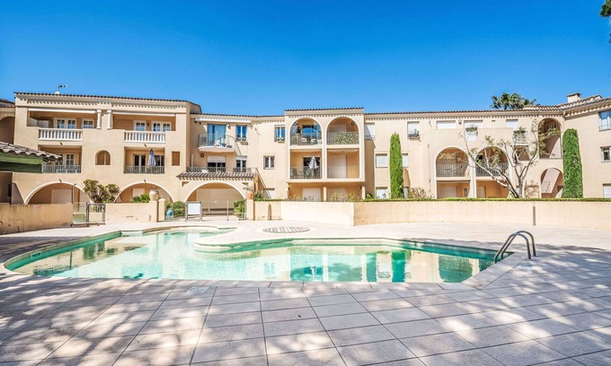 Cote d'Azur- French Riviera Apartment | Beautiful apartment for 4 people with pool, A/C, WIFI, TV, balcony and parking