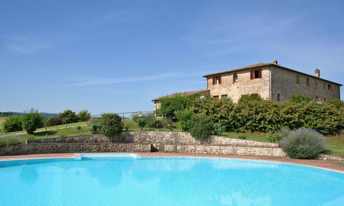 Monteroni d'Arbia Apartment | Beautiful apartment for 2 people with pool, WIFI and panoramic view, close to Siena