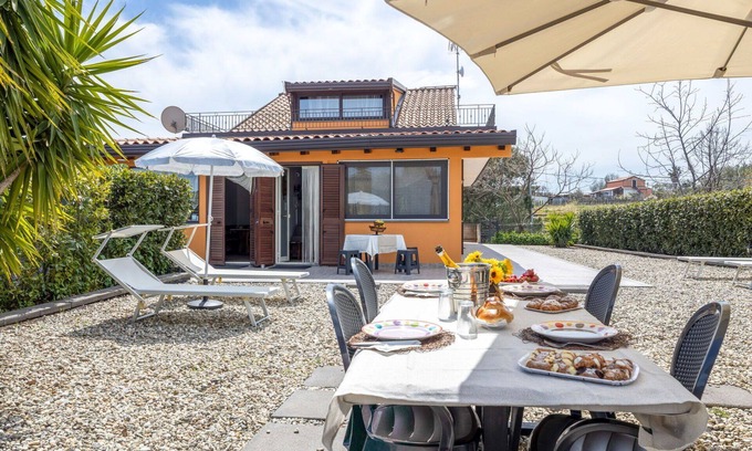 Coste Apartment | Beautiful apartment for 6 guests with A/C, WIFI, TV and pets allowed