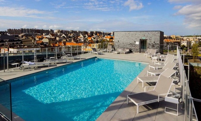 Blankenberge Apartment | Beautiful apartment for 4 guests with WIFI, pool, TV, balcony and parking