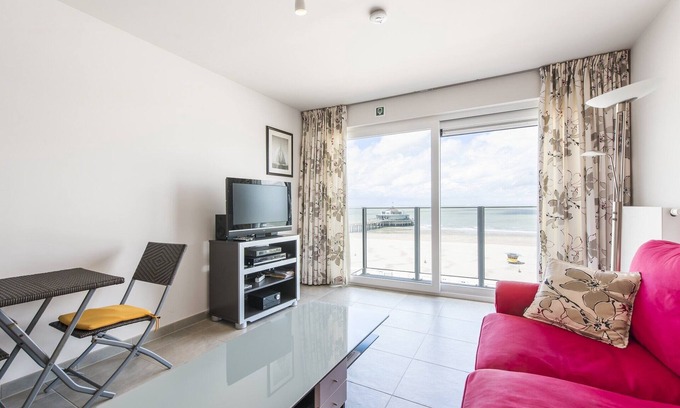 Blankenberge Apartment | Beautiful apartment on the sea wall