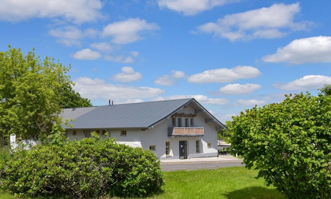 Oberhof Apartment | Beautiful apartment for 4 guests with WIFI, TV, pets allowed and parking