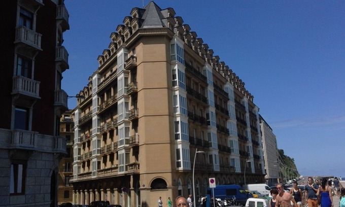 Old Town Apartment | Beautiful apartment in a high standing building in the heart of the city