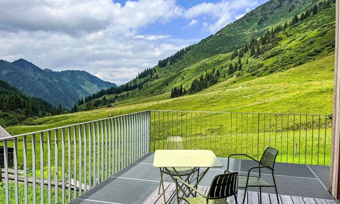 Irdning-Donnersbachtal Apartment | Beautiful apartment for 8 guests with WIFI, TV, terrace, pets allowed and parking