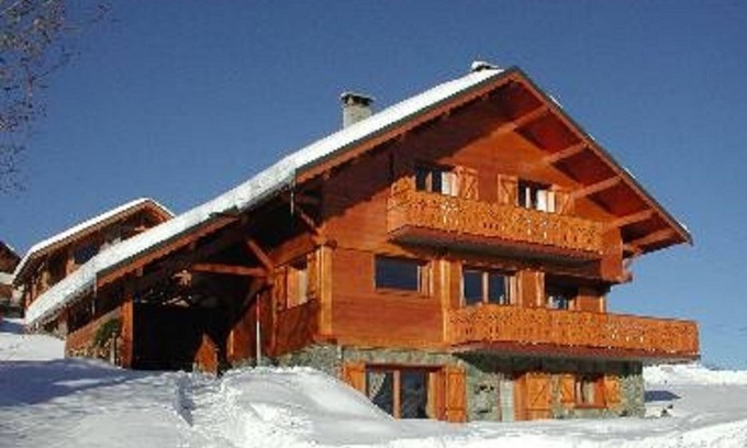La Toussuire Apartment | BEAUTIFUL APARTMENT IN INDIVIDUAL CHALET CLOSE TO CLASS 3 STAR TRACKS