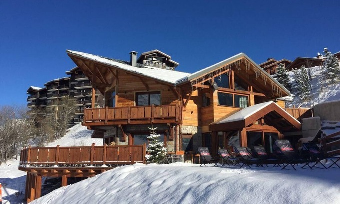 Les Menuires Apartment | Beautiful apartment with direct access to the ski slopes!