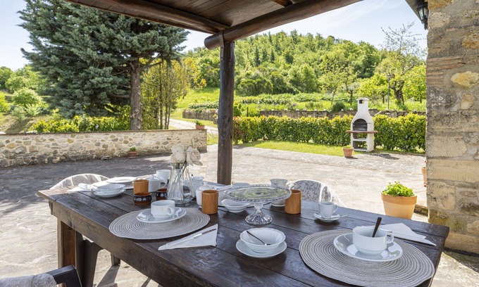 Radicondoli Villa | Beautiful apartment in villa for 4 people with pool, WIFI and panoramic view