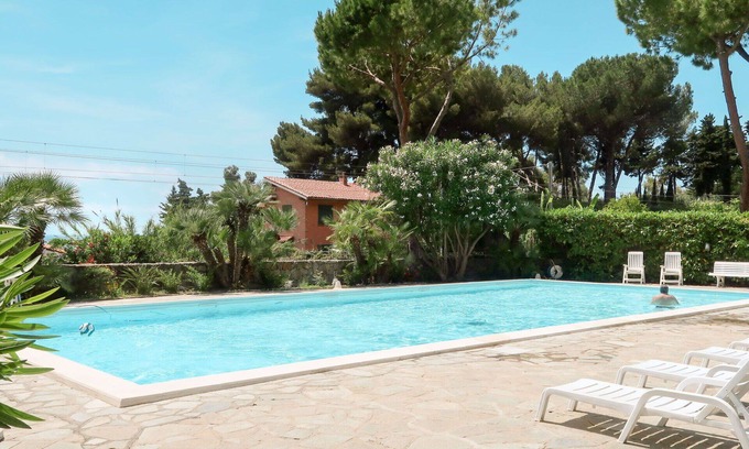 Latte Apartment | Beautiful apartment for 4 guests with pool, WIFI, TV and balcony