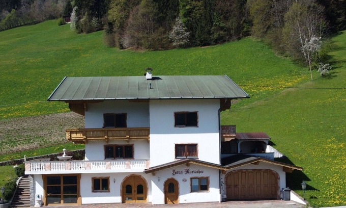 Schlitters Apartment | Beautiful apartment for 5 guests with WIFI, TV and balcony