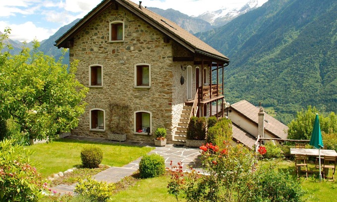 Negrentino Apartment | Beautiful apartment for 6 guests with WIFI, TV, patio, pets allowed, panoramic view and parking