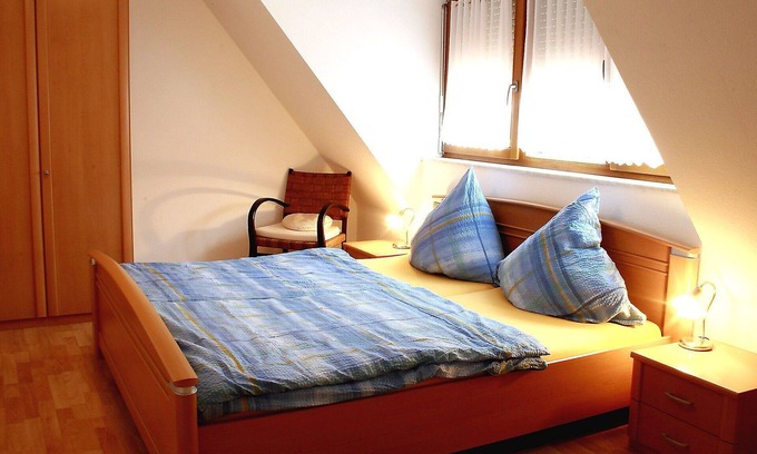 Neuried Villa | Beautiful apartment in villa for 4 guests with WIFI, TV, patio and parking