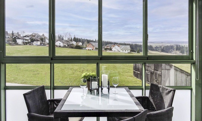 Loffingen Apartment | Beautiful apartment for 4 guests with pool, WIFI, TV, balcony and parking