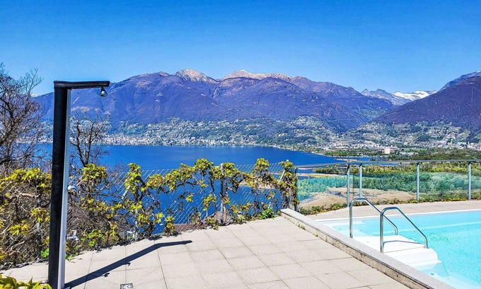 Magadino Apartment | Beautiful apartment for 5 guests with pool, WIFI, TV, terrace and parking