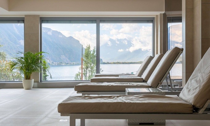 Montreux City Centre Apartment | Beautiful apartment for 4 people with WIFI, hot tub, pool, TV, balcony and panoramic view