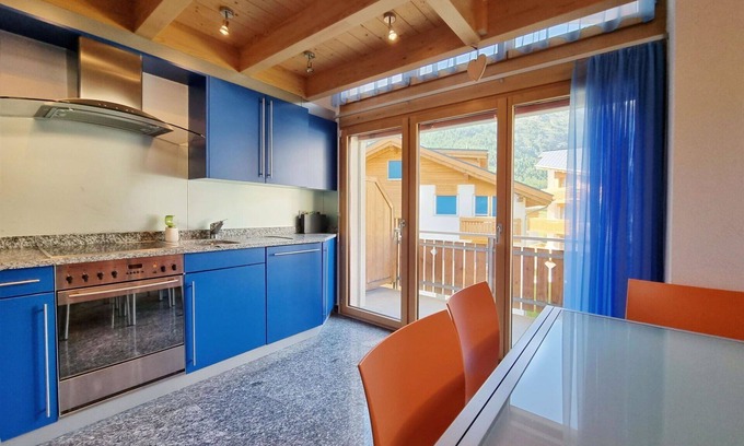 Saas-Fee Apartment | Beautiful apartment for 8 guests with WIFI, TV and balcony