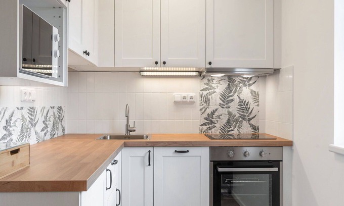 Hrensko Apartment | Beautiful apartment for 8 people with WIFI, TV, patio, pets allowed and parking