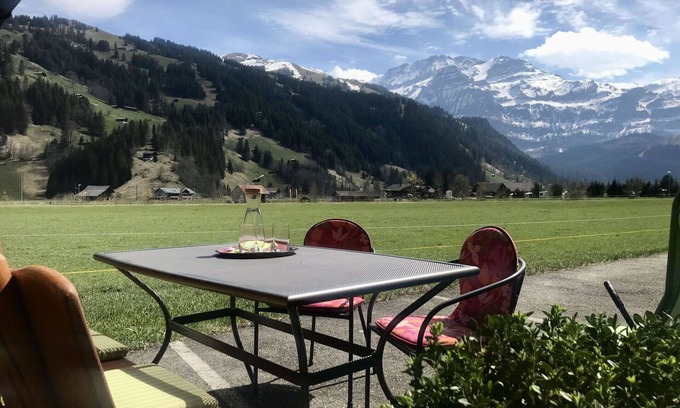 Lenk Apartment | Beautiful apartment for 4 guests with WIFI, TV and balcony