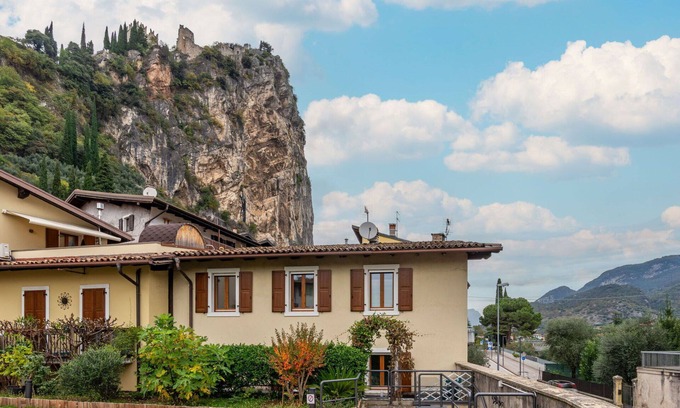 Arco Apartment | Beautiful apartment for 6 guests with TV and patio