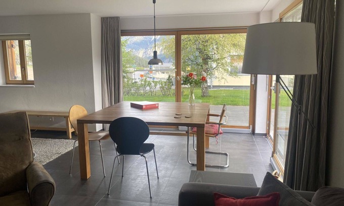 Grisons Apartment | Beautiful apartment for 8 people with WIFI, TV and balcony