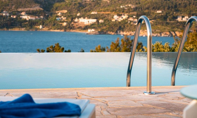 Samos Apartment | Beautiful apartment for 4 guests with A/C, WIFI, pool, TV, panoramic view and parking