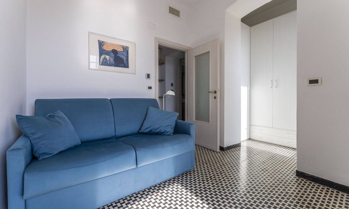 Pontedecimo Apartment | Beautiful apartment for 4 guests with WIFI, A/C, TV, balcony and panoramic view, close to Portof.