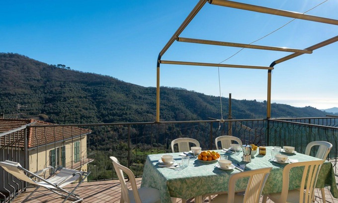 Vasia Apartment | Beautiful apartment for 7 guests with WIFI, TV, terrace, pets allowed and panoramic view