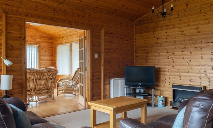 Drumnadrochit House | Beautiful apartment in villa for 6 people with WIFI, TV, patio, panoramic view and parking