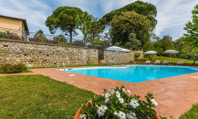 Crespina Villa | Beautiful apartment in villa for 8 guests with private pool, WIFI, terrace, pets allowed and par.