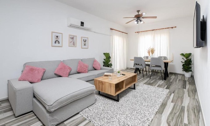 Paphos Apartment | Beautiful Apartment in Harbour Paphos, Central & Close to Beach