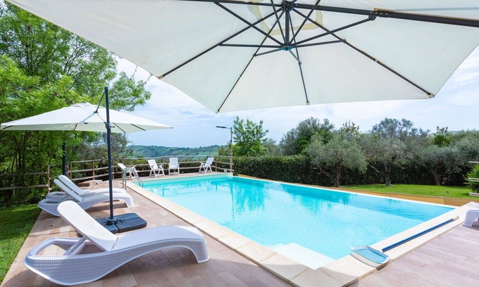 Casalbordino House | Beautiful apartment in villa for 6 guests with WIFI, pool, TV, terrace and parking