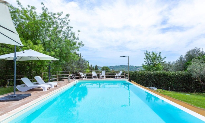 Casalbordino House | Beautiful apartment in villa for 12 people with WIFI, pool, TV, patio and pets allowed
