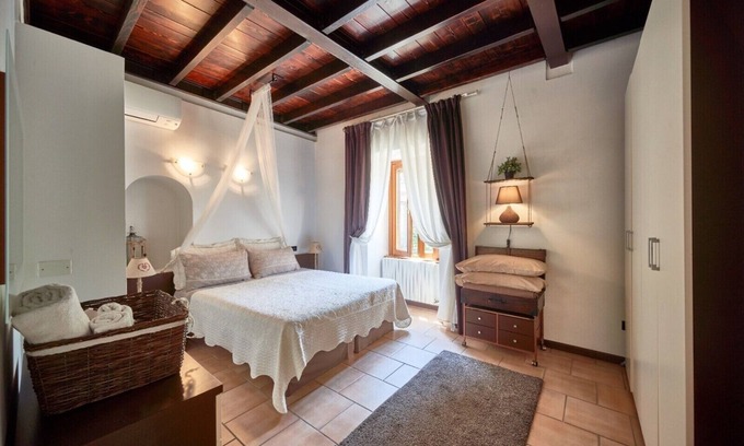 Sirmione Old Town Apartment | Beautiful apartment in the heart of Sirmione