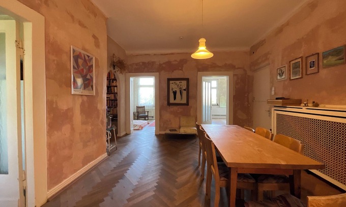 Neustadt-Sued Apartment | Beautiful apartment in old building in top location directly on the Rhine with balcony