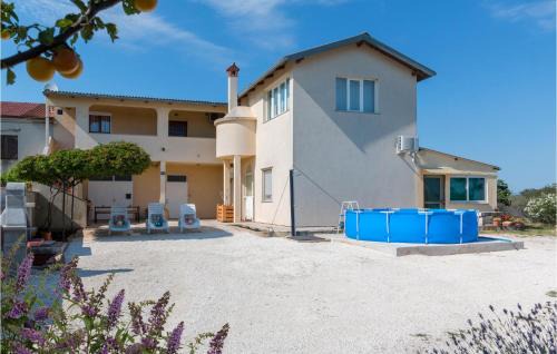 Liznjan Apartment | Beautiful Apartment In Pula
