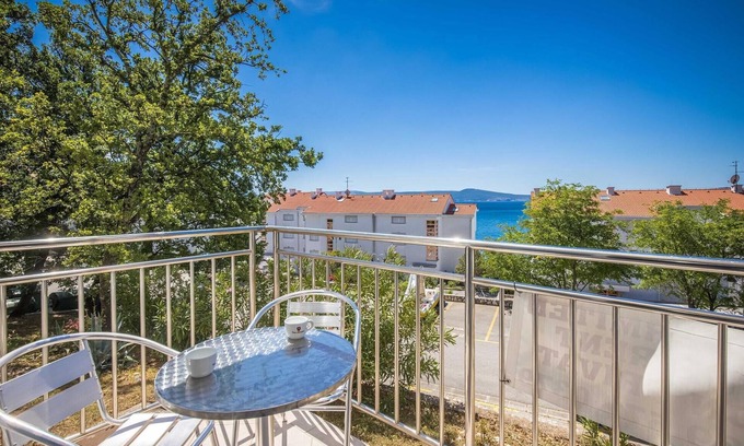 Selce Apartment | Beautiful apartment in Selce with WiFi