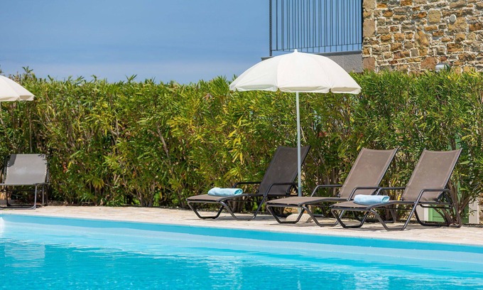 Baredine House | Beautiful apartment in villa for 6 people with A/C, pool, WIFI, TV, terrace and panoramic view