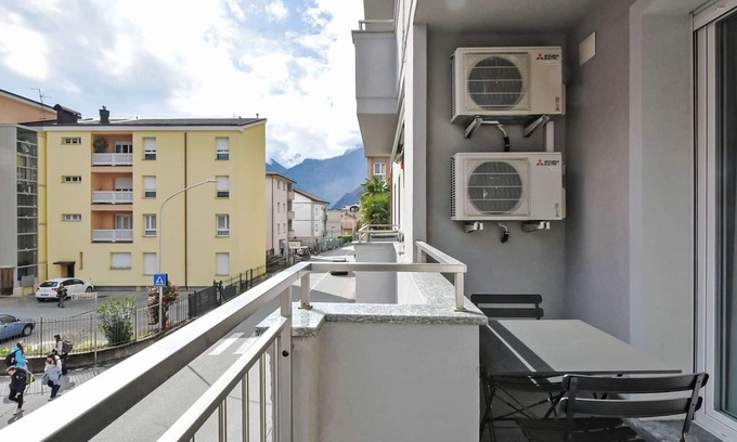 Chiavenna Apartment | Beautiful apartment for 4 people with A/C, WIFI, TV, terrace and parking