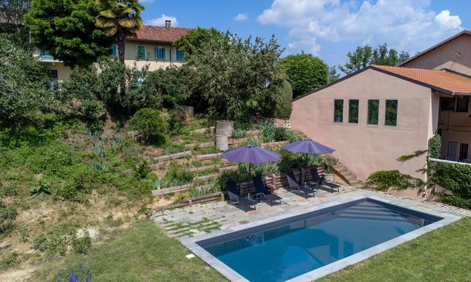 Cortazzone House | Beautiful apartment in villa for 2 people with pool, TV, terrace and panoramic view