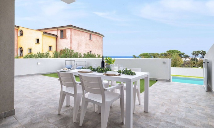 La Muddizza Apartment | Beautiful apartment for 6 people with pool, WIFI, A/C, TV, patio, pets allowed and parking
