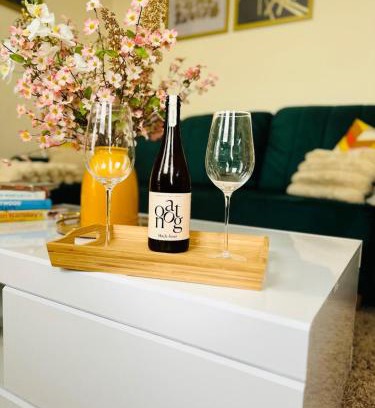 Riverside Apartment | Beautiful Apartment on London Bridge!