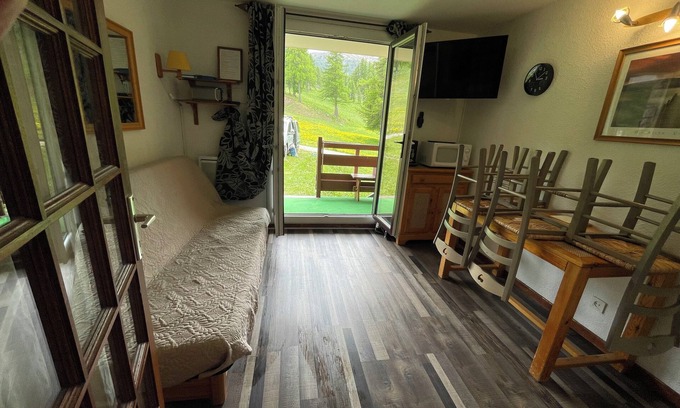 Risoul Apartment | Beautiful apartment, right on the slopes (swimming pool and private tennis court in summer)
