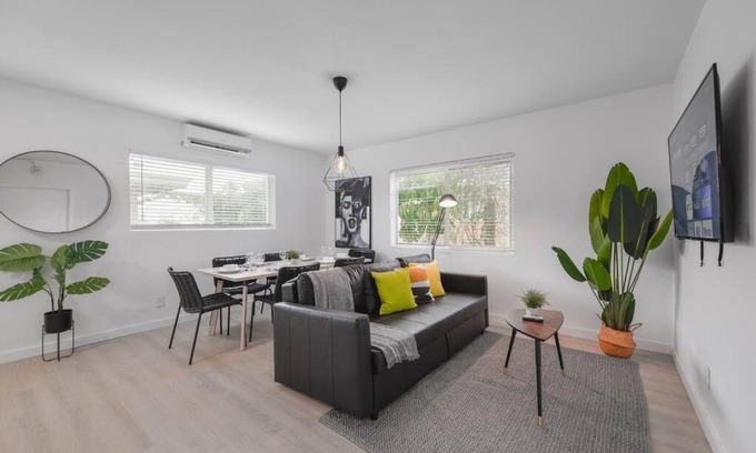 Northeast Miami Apartment | Beautiful Apt 2/2 Near The Beach