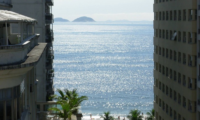 Copacabana Apartment | Beautiful Apt in Copacabana for rent