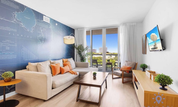 Hallandale Beach Apartment | Beautiful Apt w/Private Balcony + Gym + Pool
