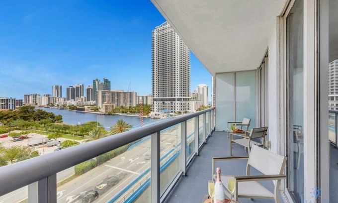 Hallandale Beach Apartment | Beautiful Apt w/Private Balcony - Stunning View