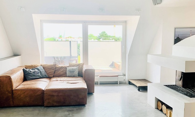 Moosach Apartment | Beautiful attic-apartment